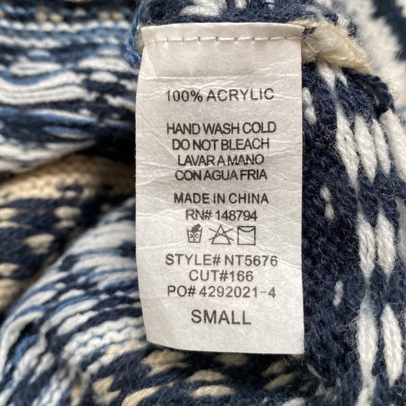 Cy V-Neck Knit Sweater ๐ Blue Tan & White - Picture 15 of 16